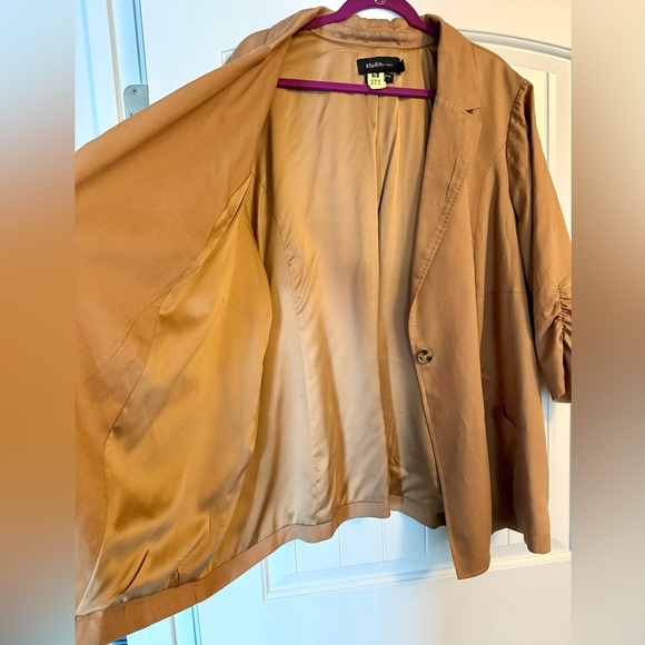 Studio by Torrid blazer golden camel brown 4X single button closure - Picture 5 of 8